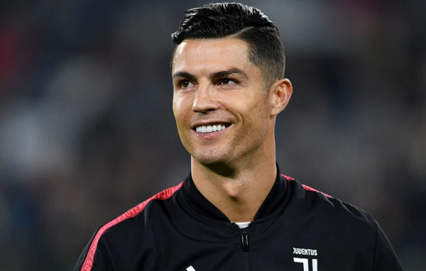 Footballtweet's tweet photo. Cristiano Ronaldo: 

🗣 "At 15-years old, I told my teammates that I will become the best player in the world. They just laughed." https://t.co/XJB9mWdiCC