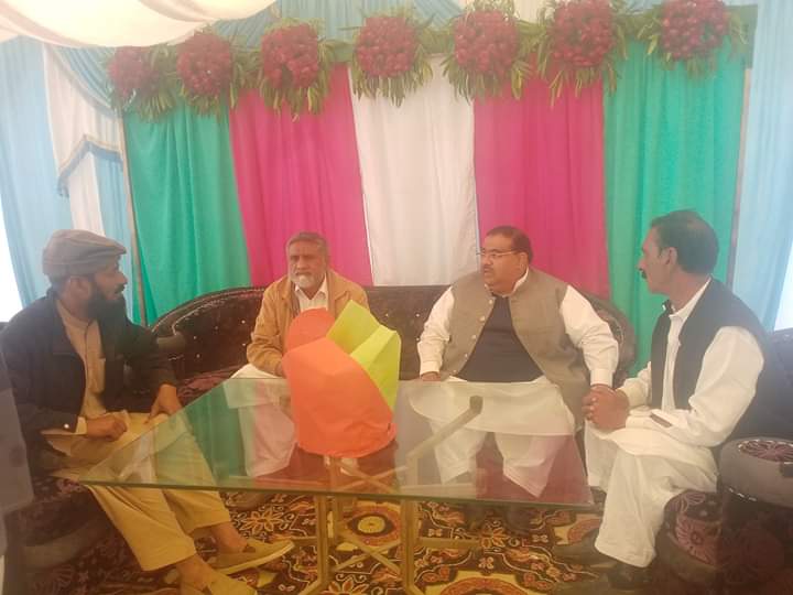 GroupKhichi's tweet photo. محمّد عالمگیر خان کھچی نے حلقہ میں تقریب شادی میں شرکت کی ۔
#NA165 #PP236 https://t.co/3xwiGx4zqU