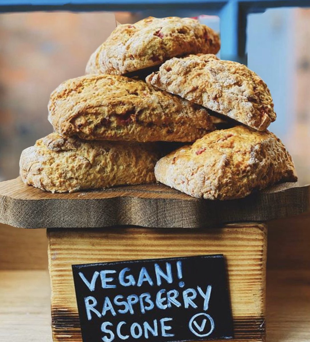 Parlormadeyork's tweet photo. Perfect windy day scone #parlormade #parlormadeyork #parlormadescones #veganscone #vegan https://t.co/zCEDZ9A6Ps