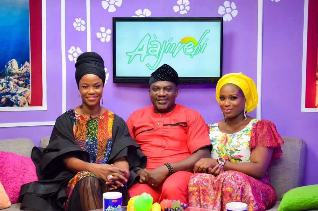 olajide_lagos's tweet photo. Aajiirebi eyin tiwa n tiwa,aku oju mo re o o. Se daa daa lawa?

Ayo ati alafia lao fi la ose yi ja o. 

Join us at 11am on the award winning breakfast show on Africa Magic Yoruba (DSTV CHANNEL 157 &amp; GOTV CHANNEL 5) Don’t miss it. 
#MondayMotivaton #Aajiirebi #RareEdge #NewWeek https://t.co/k1NU0gTckQ