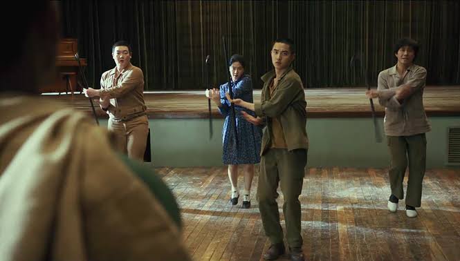 swing kids (dir. kang hyeong-cheol, 2018)- a north korean soldier, an american army officer, a man searching for his wife, a chinese man with heart problems, and a girl who makes money through dancing form a dance group- the story is set in a prison camp during the korean war
