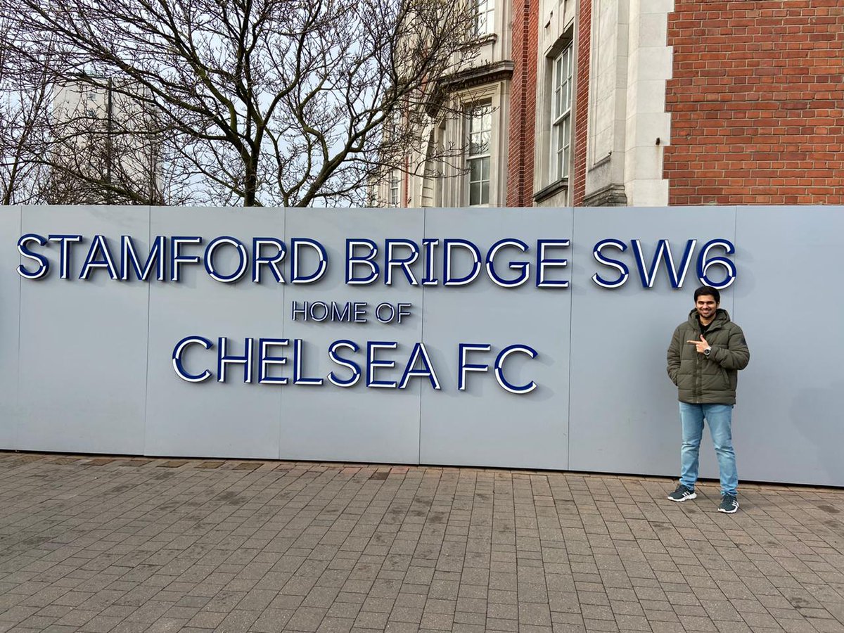 ChelseaIndia's tweet photo. Our fellow Blue from Coimbatore, Sathish Ravichandran had a dream come true moment when he recently visited @StamfordBridge
And his idol @cesc4official added an extra bit of happiness with a surprise on his Instagram story. What a moment ๐ซ #CFC #CISCGlobal #BridgeStories https://t.co/hHlEFDEaXl