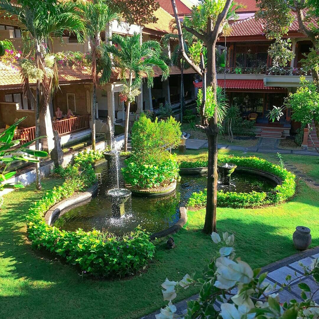 BaliTropicResor's tweet photo. Make it a night away with your best friend! Our twin bed Royal Room will be perfect for a little getaway.
•
•
•
#BaliTropicResort https://t.co/aYTkg2skeh