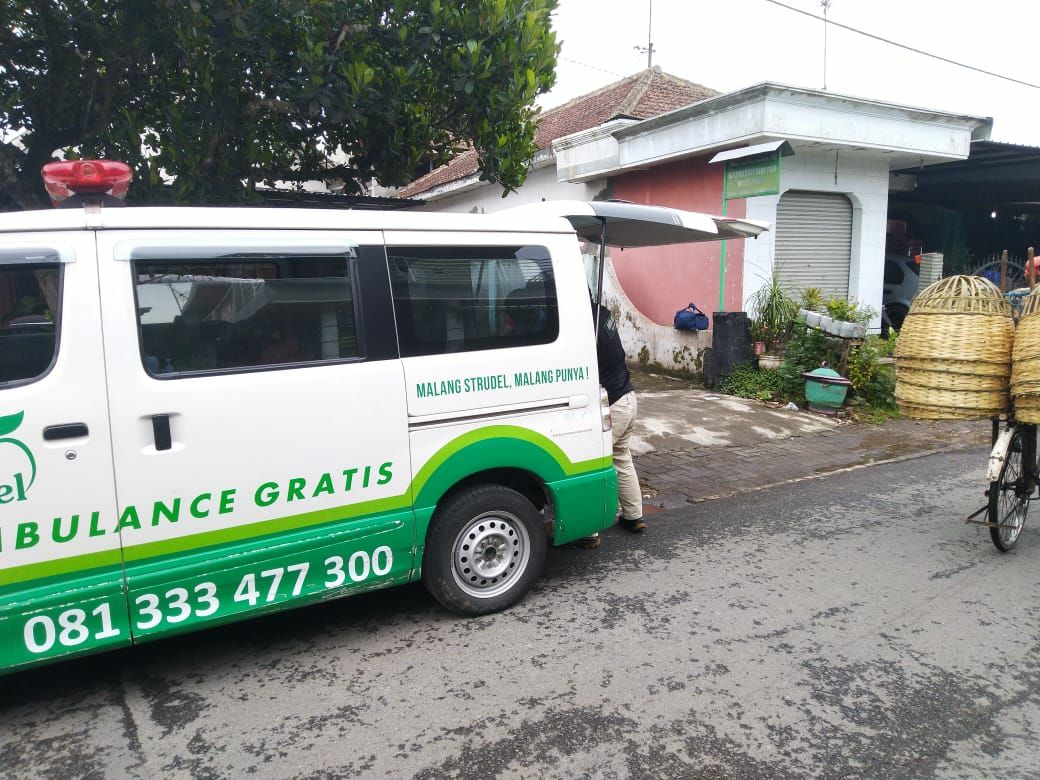 ambulancemalangstrudel tweet media