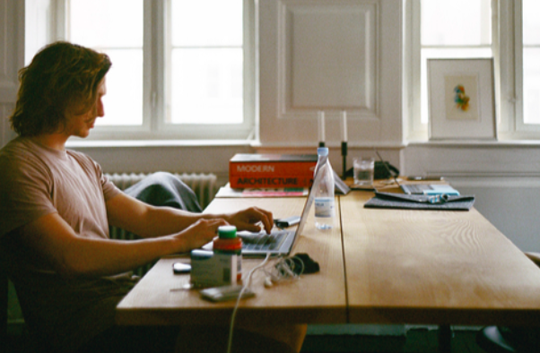 Cowork.io tweet media