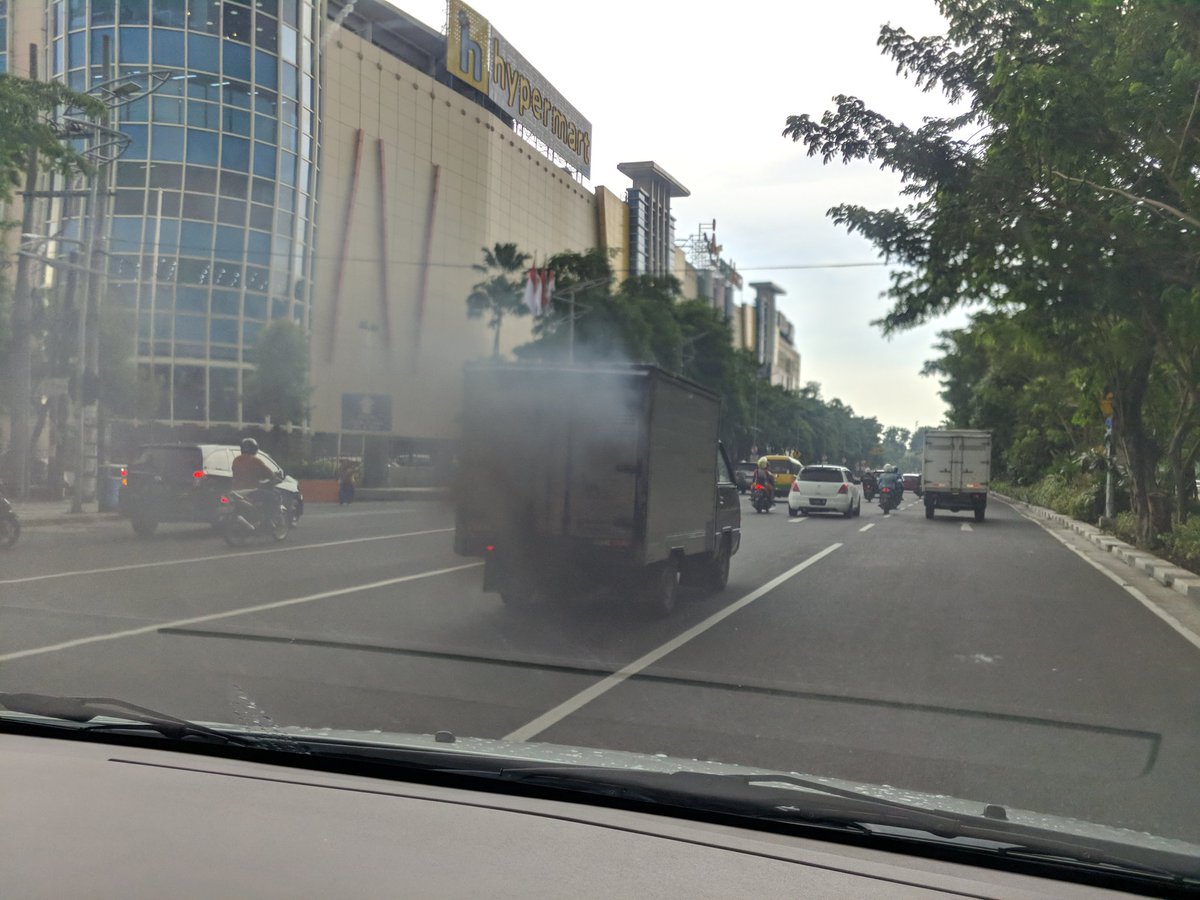 ebenhandoko's tweet photo. @e100ss kok boleh jalan ya kemepul gitu? https://t.co/zcEKQkXMJ1