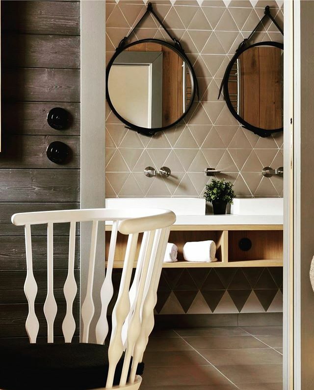 Normandy Ceramics (@ndyceramics) on Twitter photo Les Triangles x Normandy Ceramics <a href="/hotelleyule/">Hôtel LE YULE*****</a>
Projet @lallyberger 📷 @studio_erick_saillet
#carrelage #triangle #carrelagetriangle #gres #faience #interiordesign #design #bathroom #bathroomdesign #normandyceramics #lallyberger #valdisere #leyule #h… ift.tt/38f8GdU Les Triangles x Normandy Ceramics <a href="/hotelleyule/">Hôtel LE YULE*****</a>
Projet @lallyberger 📷 @studio_erick_saillet
#carrelage #triangle #carrelagetriangle #gres #faience #interiordesign #design #bathroom #bathroomdesign #normandyceramics #lallyberger #valdisere #leyule #h… ift.tt/38f8GdU