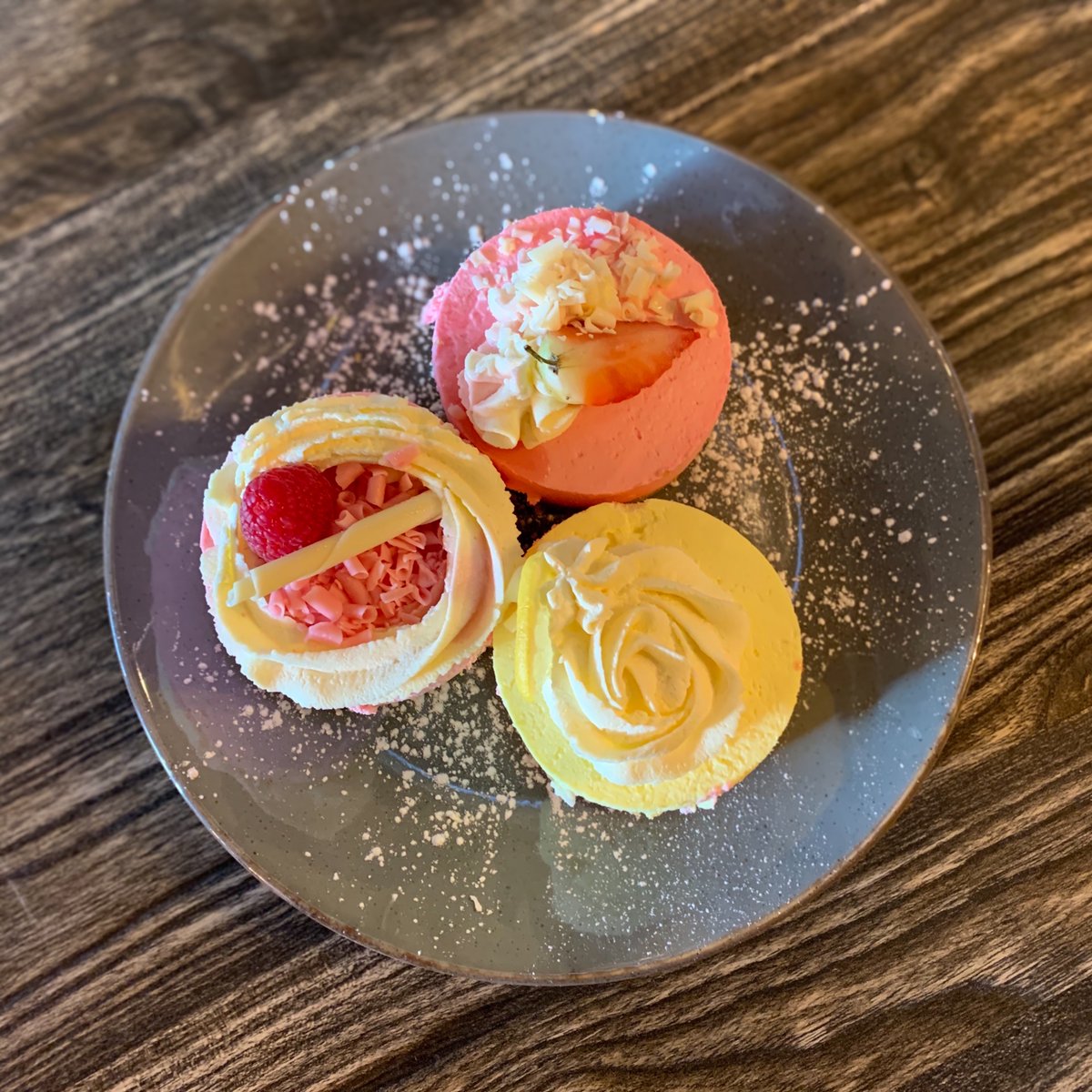 3riversingleby's tweet photo. Look at these gorgeous cheesecakes 😍 Which flavour will you go for...Strawberry, Lemon or Raspberry? https://t.co/c36oT3fA0A