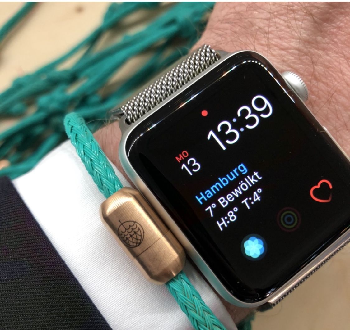 What makes these #bracelets so special? 😎 The answer:
@Bracenet_ retrieves and cleans ghost nets from all over the world. Up-cycled into bracelets they are more than a pretty accessory. Available onboard of @TUIflyGermany to and from our beach destinations. 🛍🌍