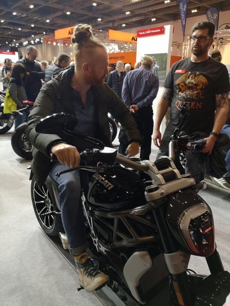 NewtonFaulkner's tweet photo. Went to the London Motocycle Show on Saturday, got some pics. NF
#londonmotocylceshow #notmybike #dontevenhavealicence #triumph #ducati https://t.co/A5DoTGxTJ8