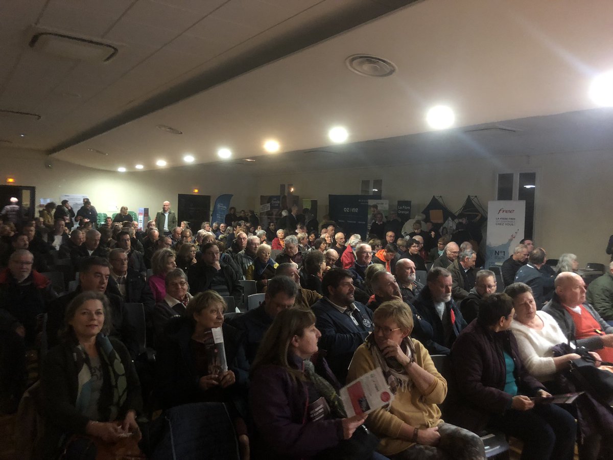 Salle comble ce soir à Sainte Colombe en Bruilhois pour l ouverture commerciale avec <a href="/NouvAquitTHD/">Nouvelle-Aquitaine THD</a> <a href="/FibreNouvAquit/">LA FIBRE NOUVELLE-AQUITAINE</a>