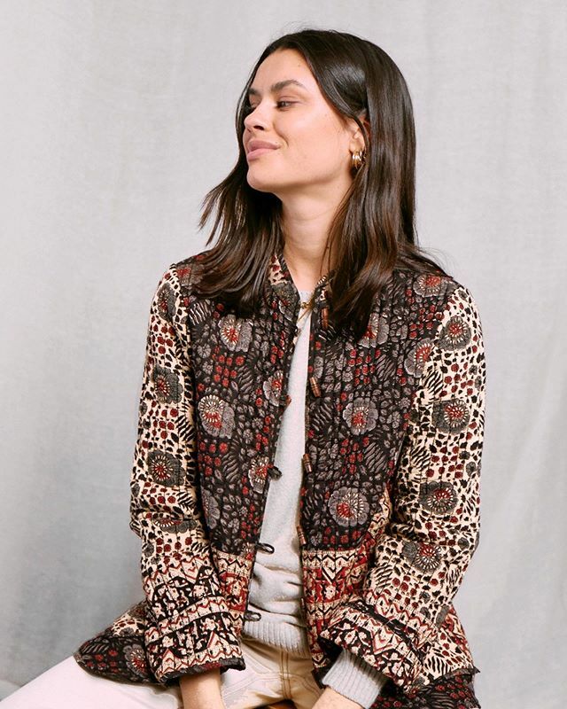 Our newest artisan styles are now in, just in time for spring ✨ meet the Willow woodblock quilted jacket 😻 hand printed by our wonderful artisans in Jaipur on organic cotton 💓
#artisanmade #woodblockprinting #eastclothing ift.tt/38BltHL