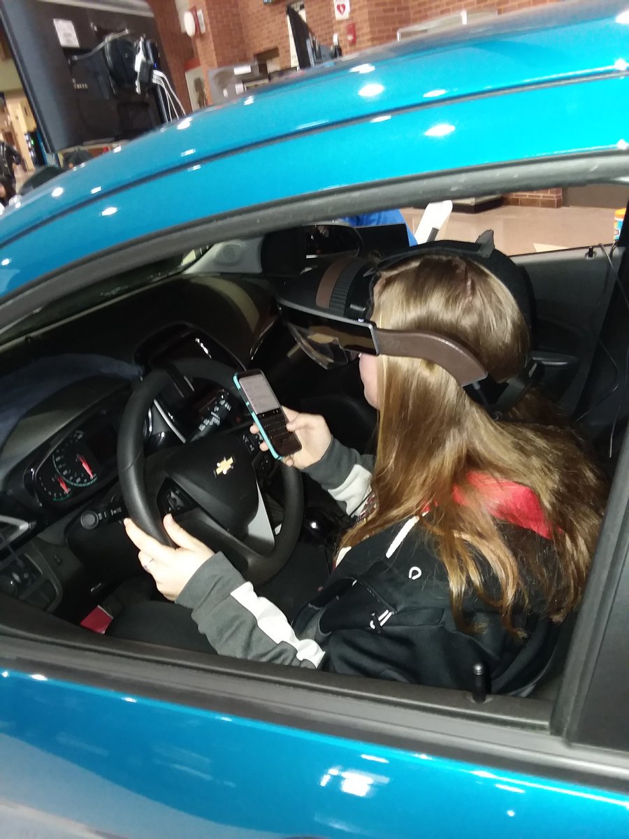 PEERSFdn's tweet photo. We continue to join forces with @GM to end the epidemic of distracted driving fatalities. Today we visited @NSHSlegends to remind students to always keep both hands on the wheel and eyes on the road. https://t.co/CyIlj7yHGq