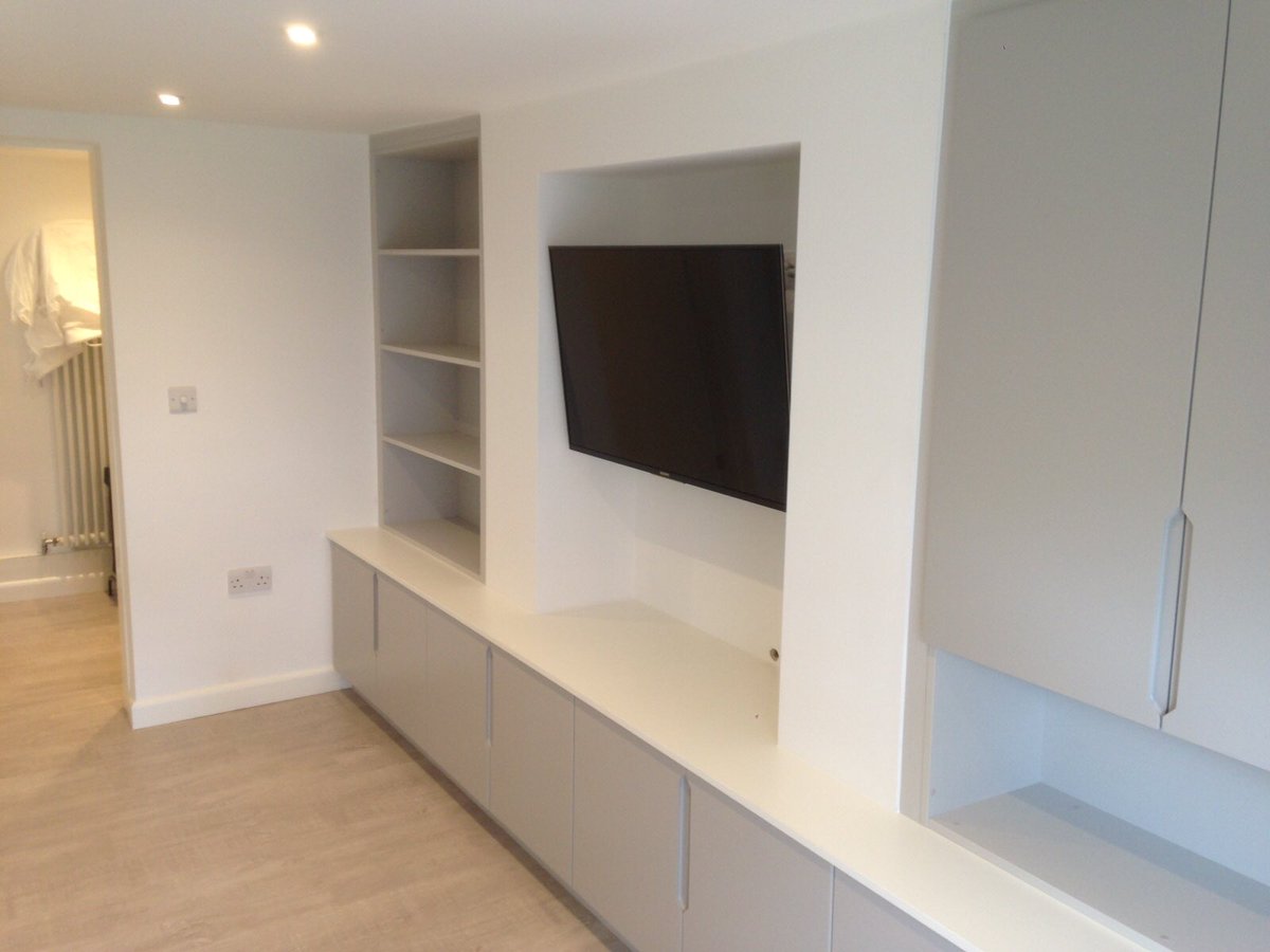 dvdfurniture's tweet photo. Here @dvdfurniture we design & manufacture furniture to bespoke customer requirements. This #mediafurniture is in our handle less Vinyl door in timeless Light Grey with matching @EGGER_UK #U708 #LightGrey complete with @HettichUK #sensys #softclose #hinges #madeintheuk #furniture https://t.co/FCKwnl2Q9q