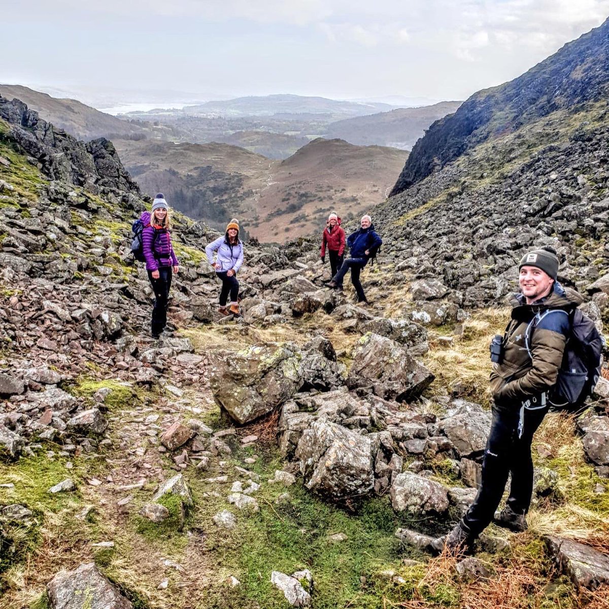 ChloeProc's tweet photo. Lovely weekend away with Team Procter in #Grasmere with a pre-pub ramble up #SilverHowe on Sunday and a windy walk up #SkiddawLittleMan and #Skiddaw today (with emergency crawling at the top due to high winds! πͺ ) #LakeDistrict #Wainwrights #Keswick #StormDennis https://t.co/uqxv5nmAVl