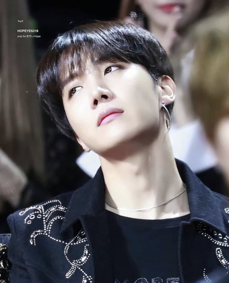pjwithluvv's tweet photo. Happy birthday to our sunshine, I hope he has the most amazing day. He deserves the world and more, thank you for always making my day brighter. I love you 💜💜💜 @BTS_twt #HappyBirthdayJhope #HappyHobiDay #ILOVEJHOPE https://t.co/FcmtrOw31L