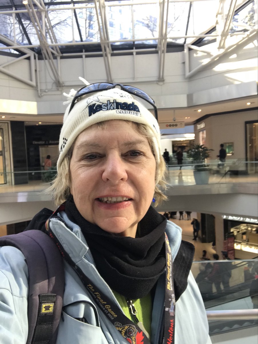 tm_kavanagh's tweet image. Got off at Rideau Centre to make my way to the canal  to meet up with grandkids for skate on ⁦@NCC_Skateway⁩ on #FamilyDay #TransitChallenge2020