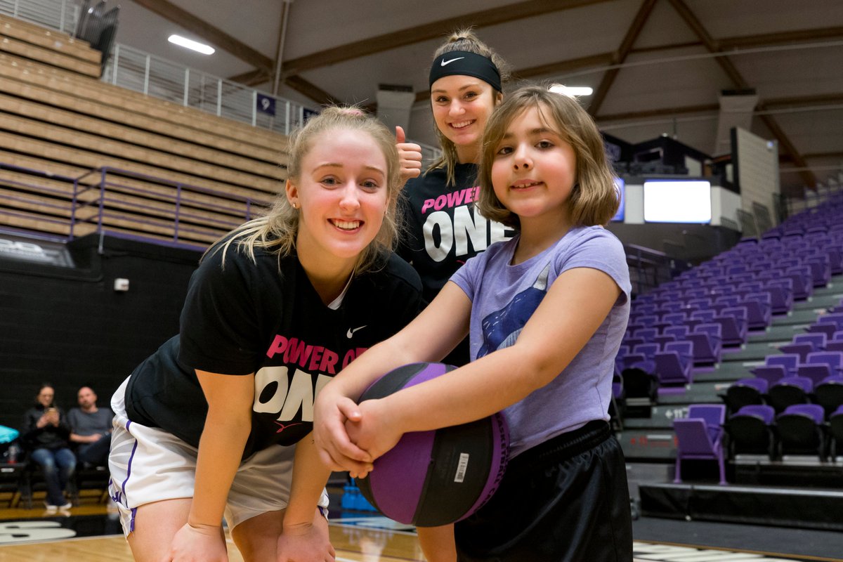 PortlandPilots's tweet photo. The fifth largest crowd in @PortlandWBB history (1,772 fans) showed up for Saturday night's win. The team stuck around after for a kids clinic. #WeArePortland

Complete Gallery --> https://t.co/3bHQZTgNqO https://t.co/gCXgrOAEtr