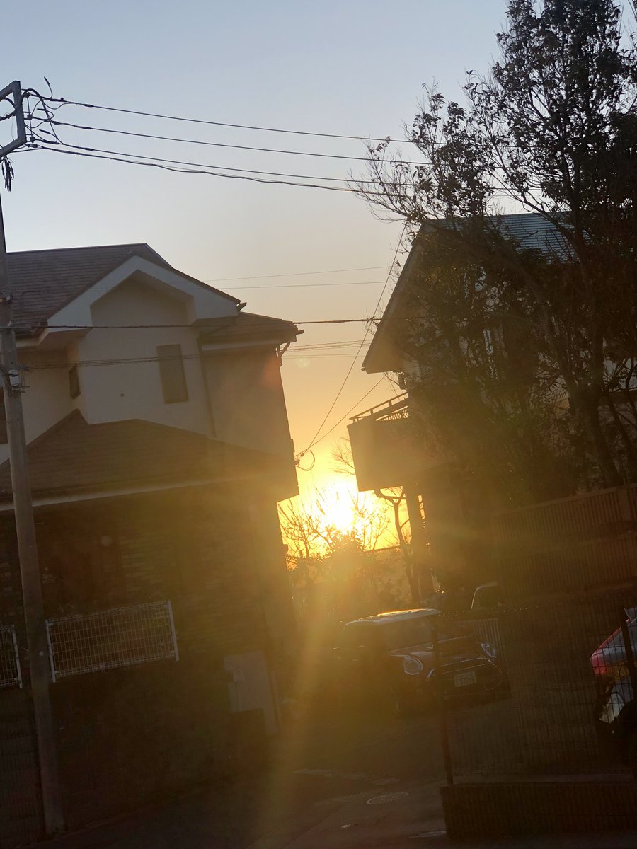 tacchyal's tweet photo. おはよう😃
さて
昨晩シリーズ?!😂
ラストの #sunset #夕焼け #日没
#イマソラ #mysky #cloud #SunGazing #SunEating こんにちは😃こんばんは🌇 https://t.co/09K8RGItoG