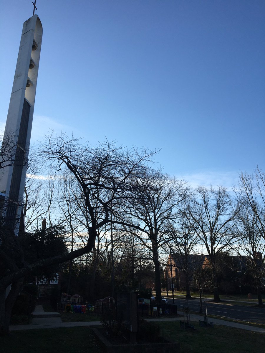 UrbanAdvSquad's tweet image. Unloading the #Squadmobile for the first part of our Feb. break week @EmbassyChurchDC. We’ll explore DC w/an escape room theme. Our Wed-Fri program @TempleMicahDC is our famous Recycled Materials Carnival program! @dcpublicschools #TrashFreeDC #FebBreak #TheCityIsTheClassroom