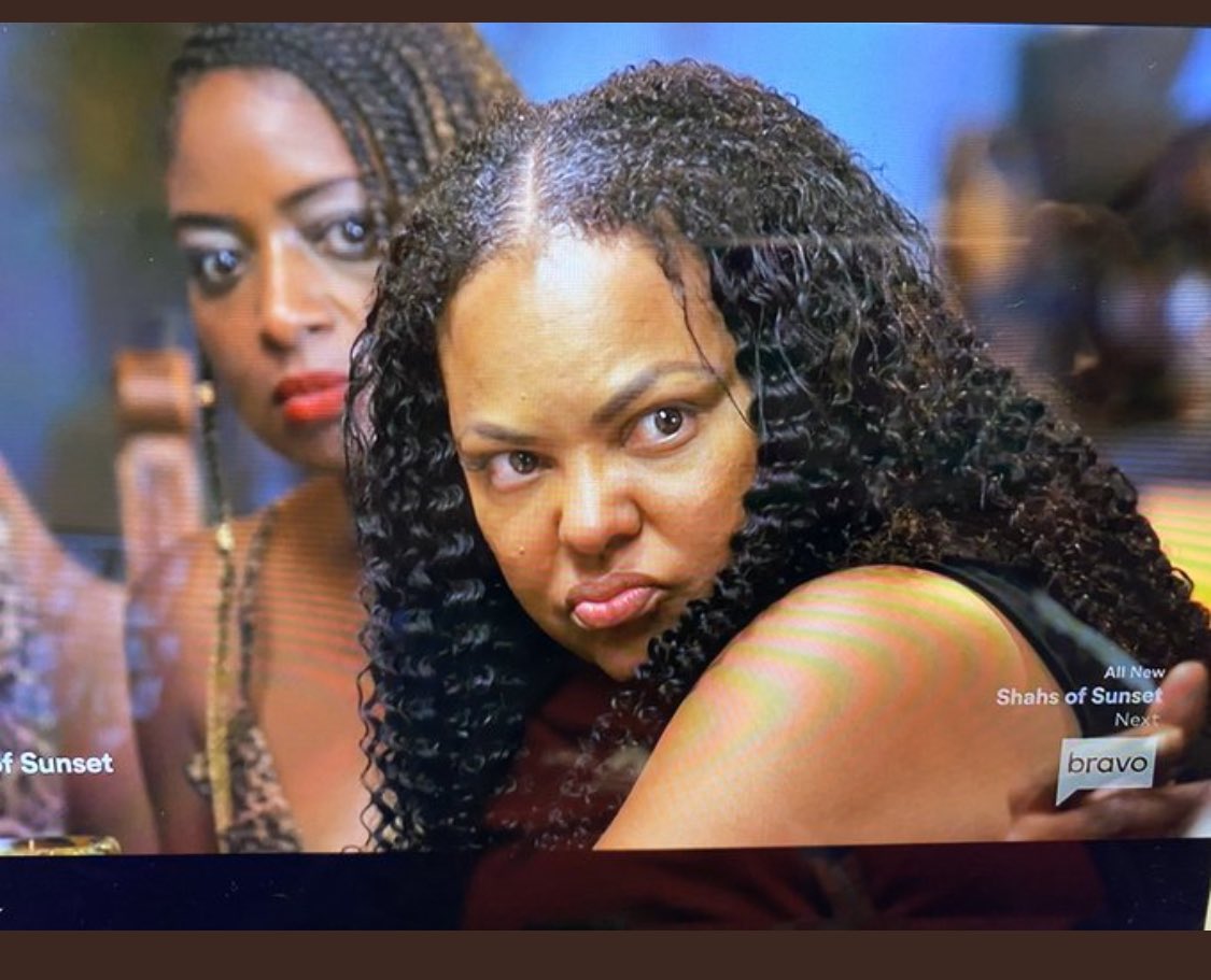 CalmEllen's tweet photo. @EessenceEn @NeNeLeakes Is this you? If so your hair looks awful. Looks. Like y’all are out for rec time in prison. https://t.co/S6kXBlxtCn