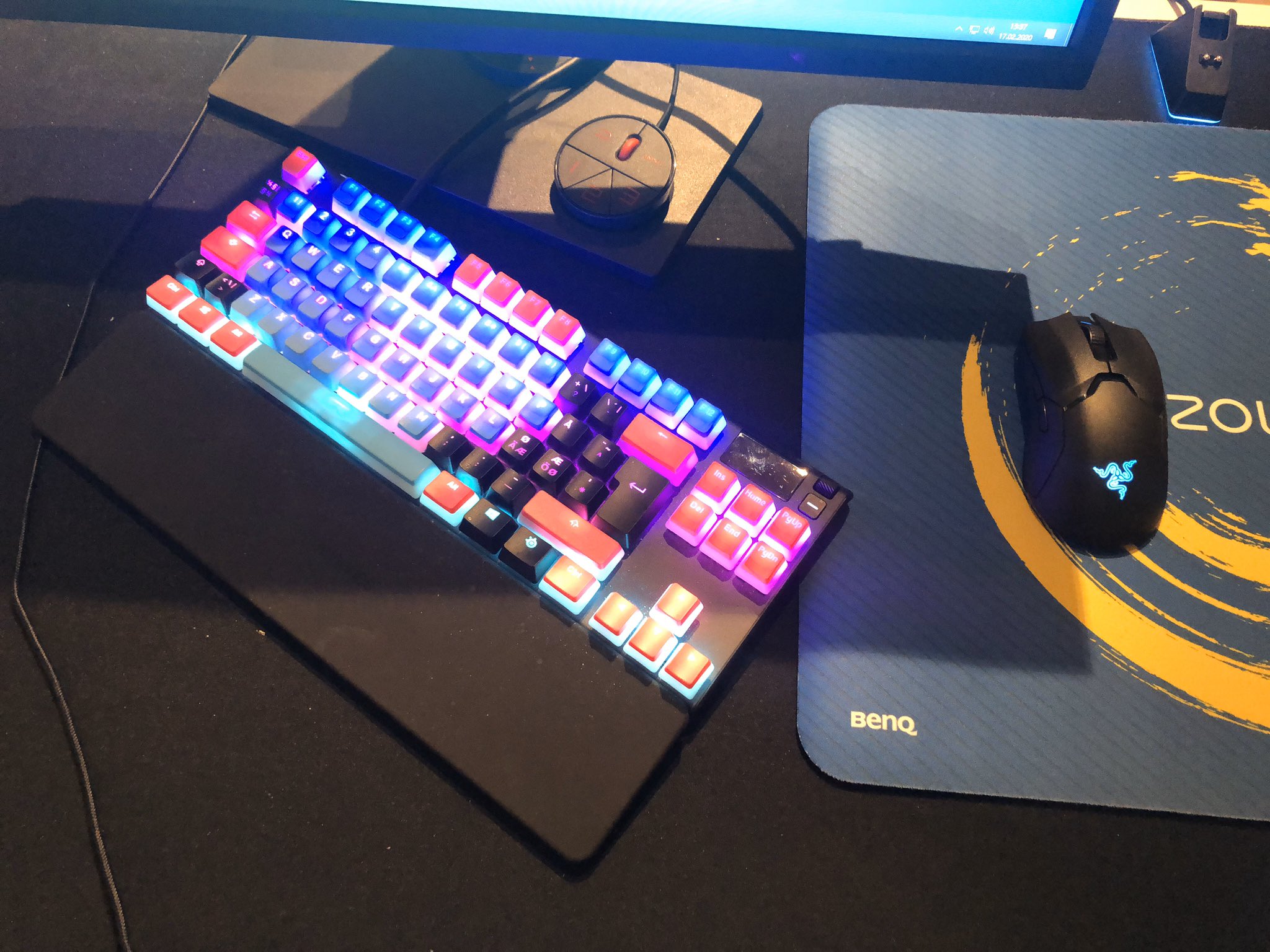 Mantons3n Wearemaxgaming Gloriouspcgr Viper Ultimate And Zowie G Sr Se Sweden T Co Ka6fw1d25c Twitter