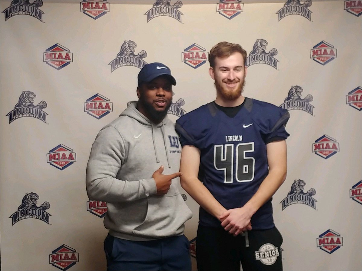BlakeOakley5's tweet photo. I had an amazing visit @BlueTigerFB thank you @coach_dosborne and the rest of the players and staff for a great time! #gobluetigers #4thdownfam https://t.co/2r6mhC7e7o