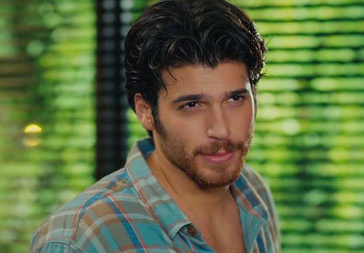Justlivingok's tweet photo. More and more fans for Can Yaman international team. #staywining โค๏ธ https://t.co/BBnItunjCK