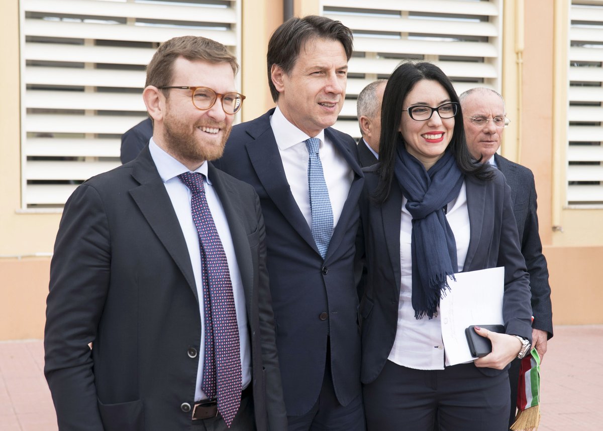 Radio1Rai's tweet photo. #OnAir @Radio1VivaVoce: #scuola, dalla questione degli organici all'aumento degli stipendi al piano #Sud2030, con @AzzolinaLucia; #decretisicurezza, il piano targato #Lamorgese, con @lauraboldrini, @NicolaMolteni, Gianfranco Schiavone @asgi_it
Seguiteci https://t.co/qRDGQpcr7j https://t.co/kpM6ZiwccH