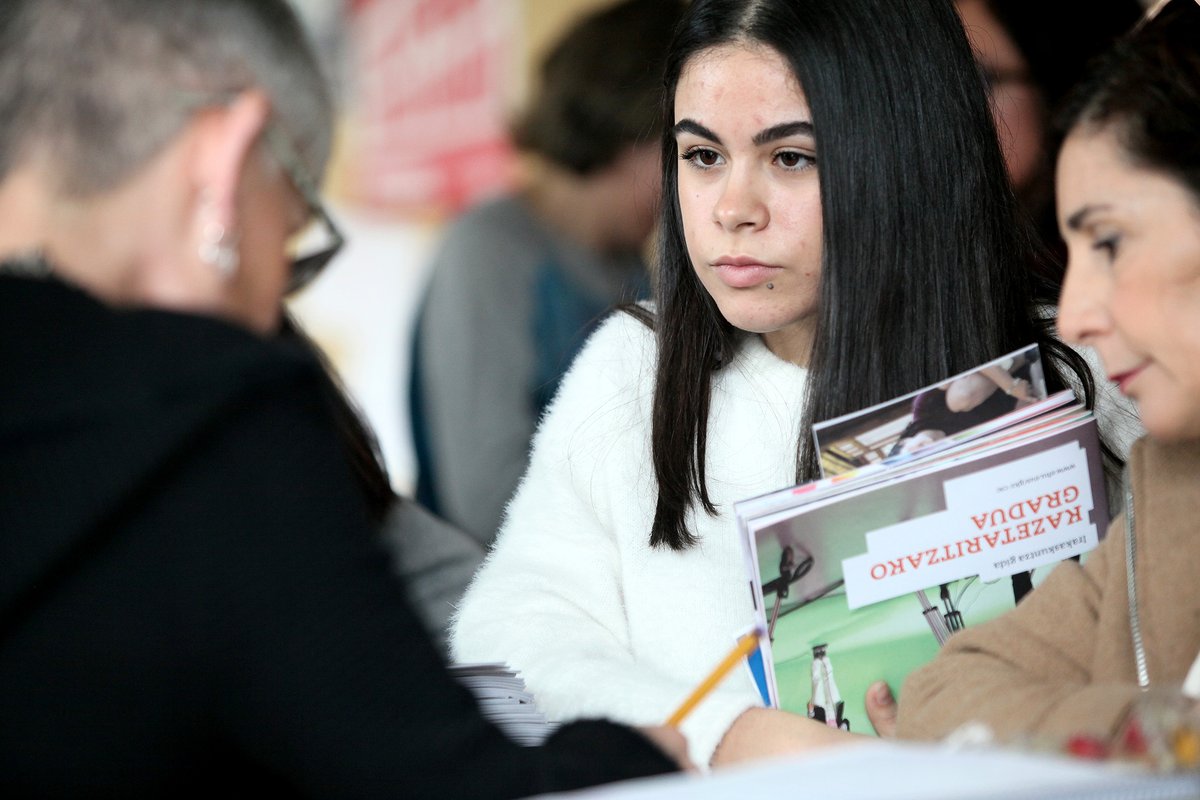 📢📢<a href="/upvehu/">UPV/EHU</a>-ren ikastegiak ezagutu nahi dituzu? Jardunaldi Irekietan parte hartzeko izena eman behar duzu, gaur hasi eta otsailaren 23ra arte. 
bit.ly/37xZgcm