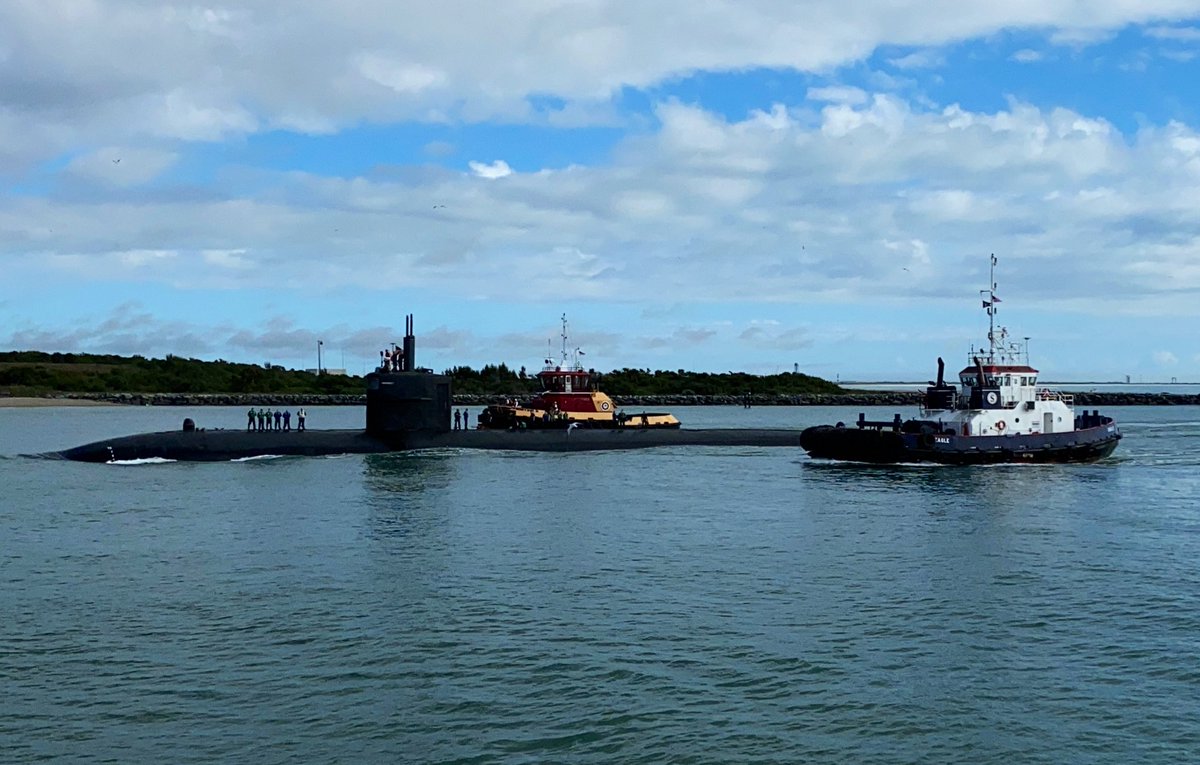 Went to Jetty Park to watch the <a href="/SpaceX/">SpaceX</a> launch (and landing), and was rewarded with a United States submarine coming back to port! Amazing!!! #SpaceX