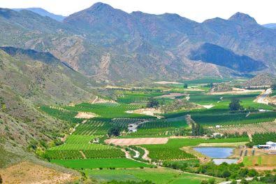 lee_kurui's tweet photo. Beracah is a valley in the Hebrew Bible (Old Testament). It was named the "Valley of Blessings ("blessing" is "Berakhah" in Hebrew) by Jehoshaphat after Joehovah God’s victory over Moab and Ammon, as is recounted in the Book of Chronicles. https://t.co/nSKNYzXvSq
