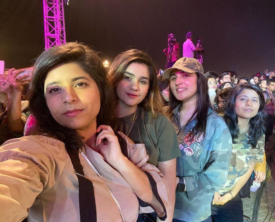 DahriAyesha's tweet photo. Leelateam❤️#Aryfeast
#AyeshakhanAD #leelateam https://t.co/MEwJrV1BuK