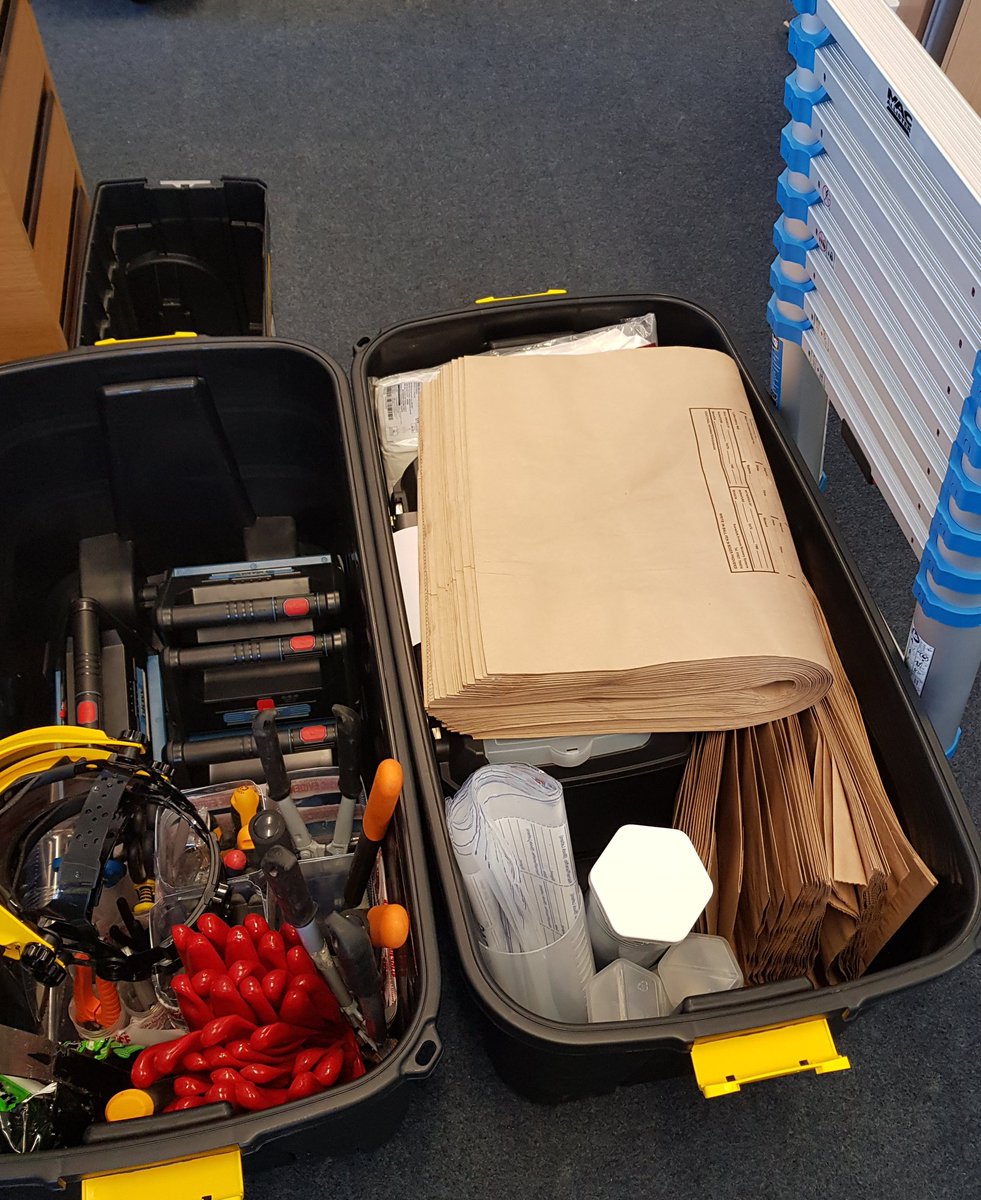 PS255Desrochers's tweet photo. Great work by #PCQuinlan to obtain funding from the @NorthantsOPFCC and build a kit designed to assist us when dealing with large cannabis set ups.

The kit allows us to deal with such jobs more efficiently and allows us to deploy with minimal notice. 

@InspNorpol https://t.co/5CEOG8pqmR