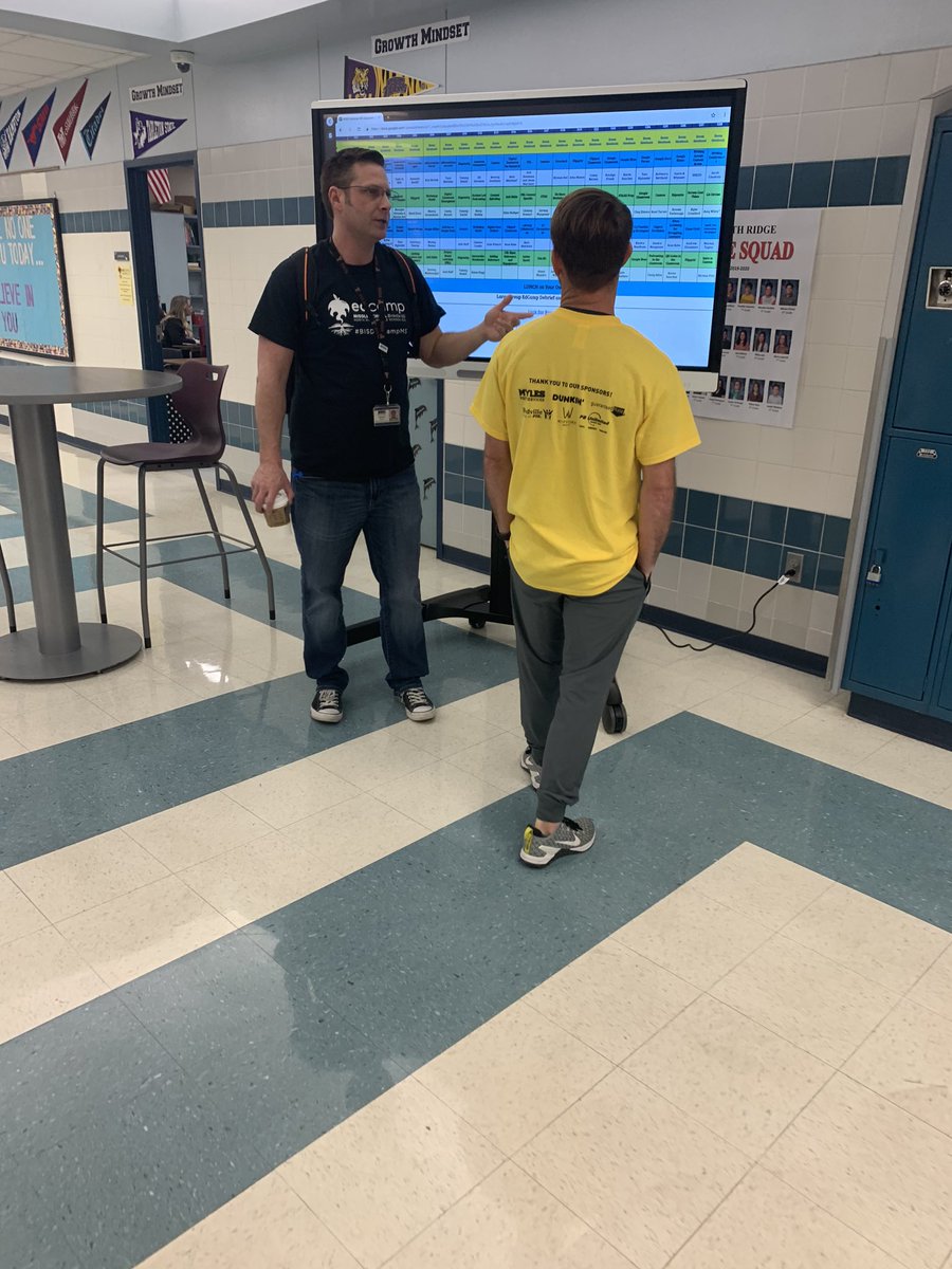 <a href="/LearnWithHanson/">𝕄𝕚𝕔𝕙𝕒𝕖𝕝 ℍ𝕒𝕟𝕤𝕠𝕟, 𝕄.𝔼𝕕.</a> helping participants get to the first session at #bisdedcampms. #birdvillelearns