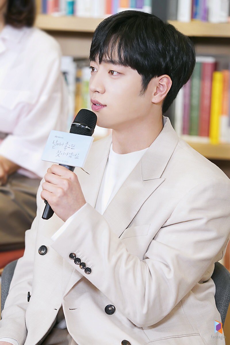 kangjoonintl's tweet photo. [D-7] Seo Kang Joon at “I’ll Find You on a Beautiful Day” press conference https://t.co/gAH1YjPQoF

#서강준 #徐康俊 #ソガンジュン #SeoKangJoon #SeoKangJun #날씨가좋으면찾아가겠어요 #IllFindYouonaBeautifulDay https://t.co/CbrvUTEEOh