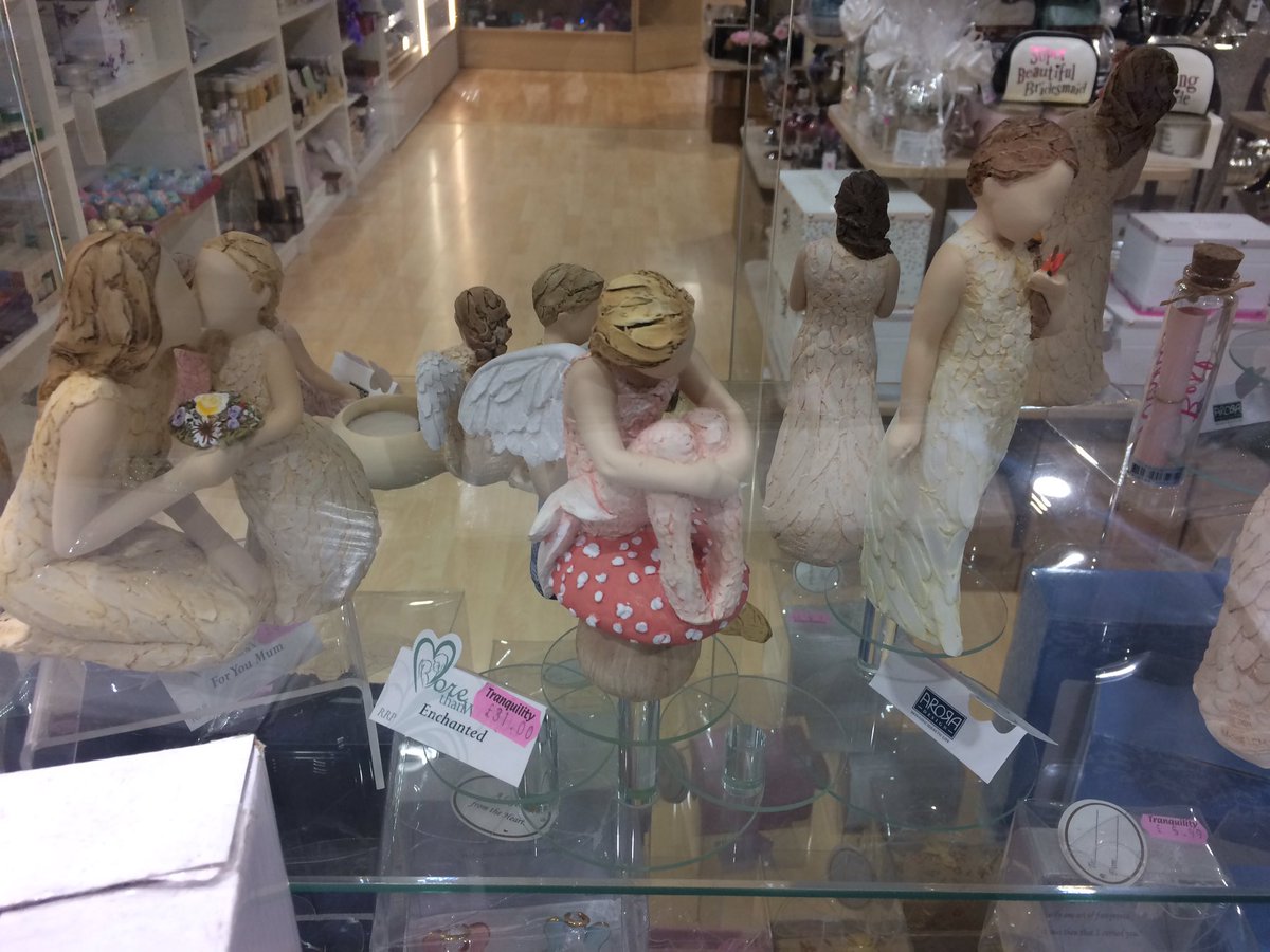 Special gifts at #Garrionbridge from <a href="/TheYankeeCandle/">Yankee Candle</a> and <a href="/AroraDesignLtd/">Arora Design</a> @CyrilService #cardgains <a href="/Prog_Greetings/">PGBuzz.net / Progressive Greetings</a> <a href="/greetingstoday/">Greetings Today Mag</a> @GGRChar