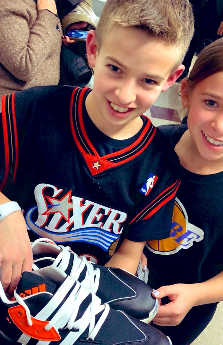 You're a good man <a href="/JHarden13/">James Harden</a> and helped propel a 12 yr old to Cloud9 by handing over your shoes and signing them. Ty, sir...and hope u enjoyed weekend in Chitown. #NBA