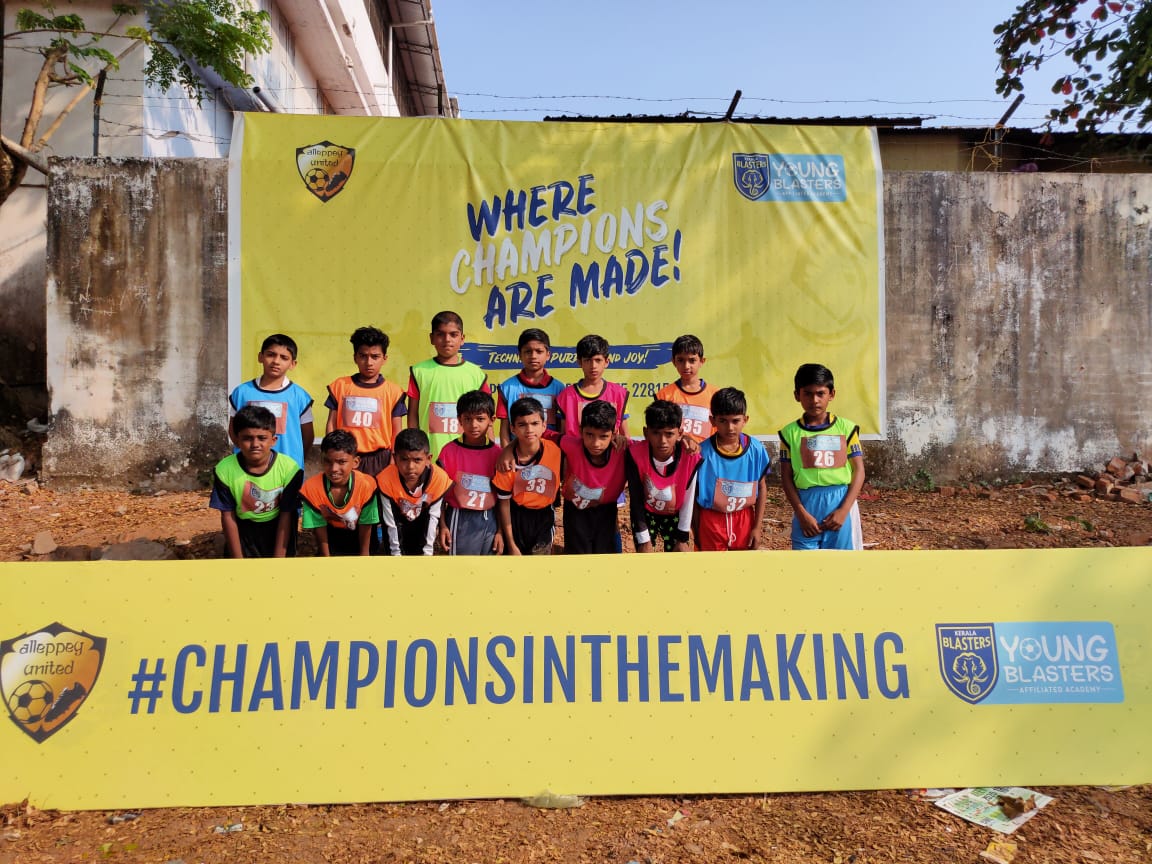 KeralaBlasters's tweet image. We would like to thank all the participants for coming out in massive numbers and giving their best for the trials at Aleppey! 🙌
To be a part of the @KBYoungBlasters academy, call - +91 97448 60123.
#YennunYellow #ChampionsInTheMaking #YoungBlasters