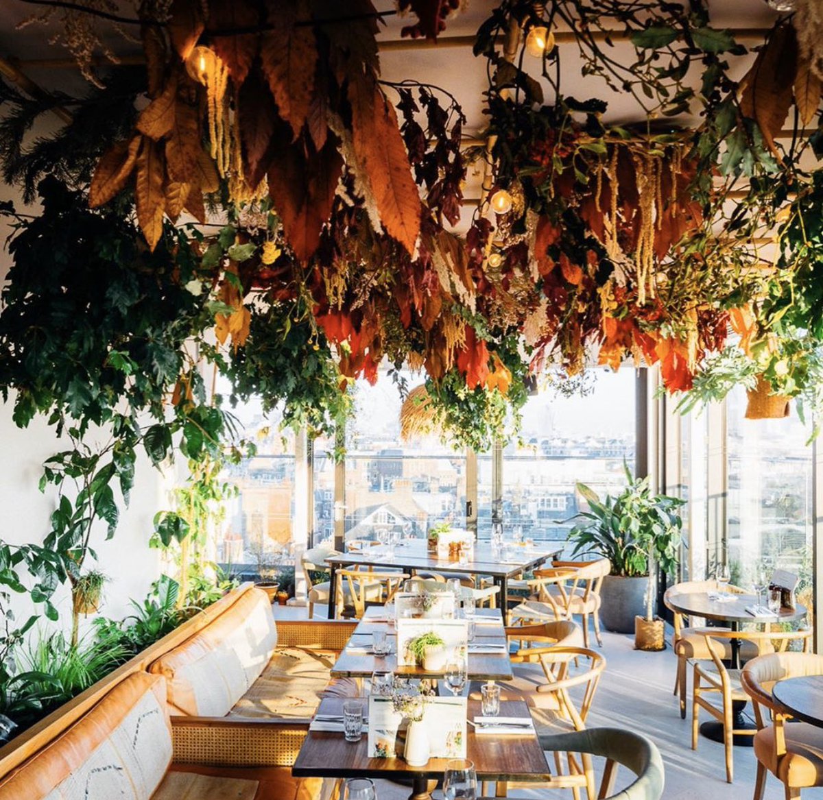 Looking for the perfect spot after a day spent watching the runway at @londonfashionweek, join us on our rooftop for the best views of the city 🥂 #LondonFashionWeek #fashion