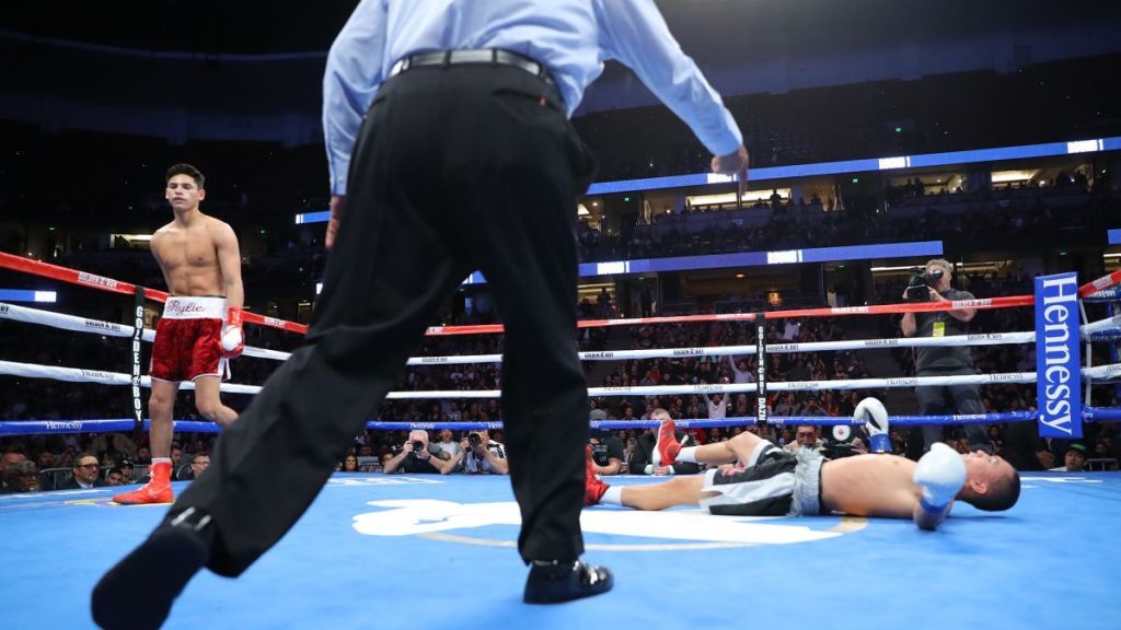 TorresBoxing720's tweet photo. Ryan Garcia Scores Massive Knockout Over Francisco Fonseca 👀 Kingry gives another thrilling performance but just how good is Ryan Garcia? #TorresBoxing #RyanGarcia #KingRy #ThisisBoxing #Boxing #Boxeo https://t.co/RBDrS0DU9h https://t.co/M1GvHRvvIS