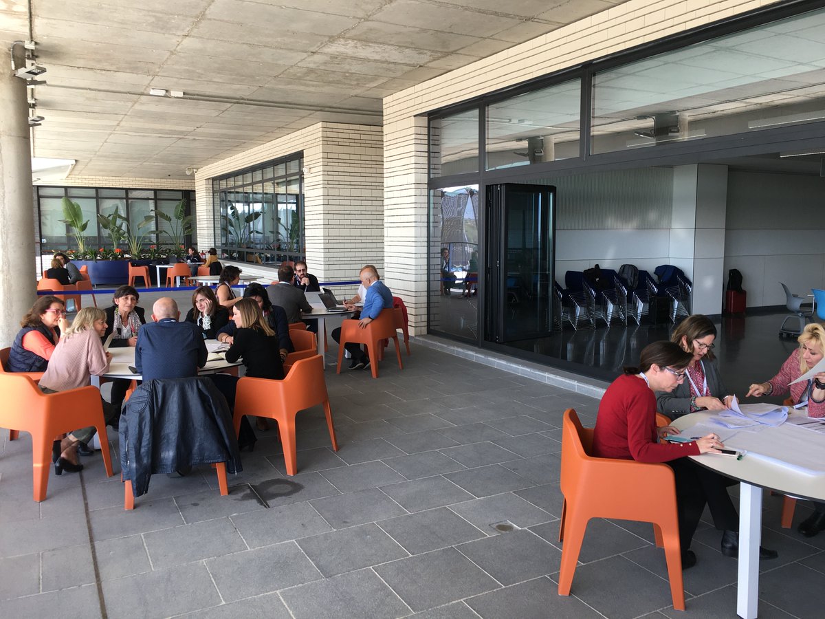 <a href="/unijes/">Unijes - Universidades Jesuitas</a> <a href="/LoyolaAnd/">Universidad Loyola</a> <a href="/UCOMILLAS/">Universidad Pontificia Comillas</a> <a href="/deusto/">Universidad Deusto - Deustuko Unibertsitatea</a> @ESADE @IQSTechFactory <a href="/SAFAUbeda/">SAFA Úbeda</a> <a href="/TurismoStIgnasi/">Turismo Sant Ignasi</a> Trabajando en grupos de homólogos y reflexionando sobre innovación docente y pedagogía ignaciana en <a href="/LoyolaAnd/">Universidad Loyola</a> con un sol muy motivador 🌞