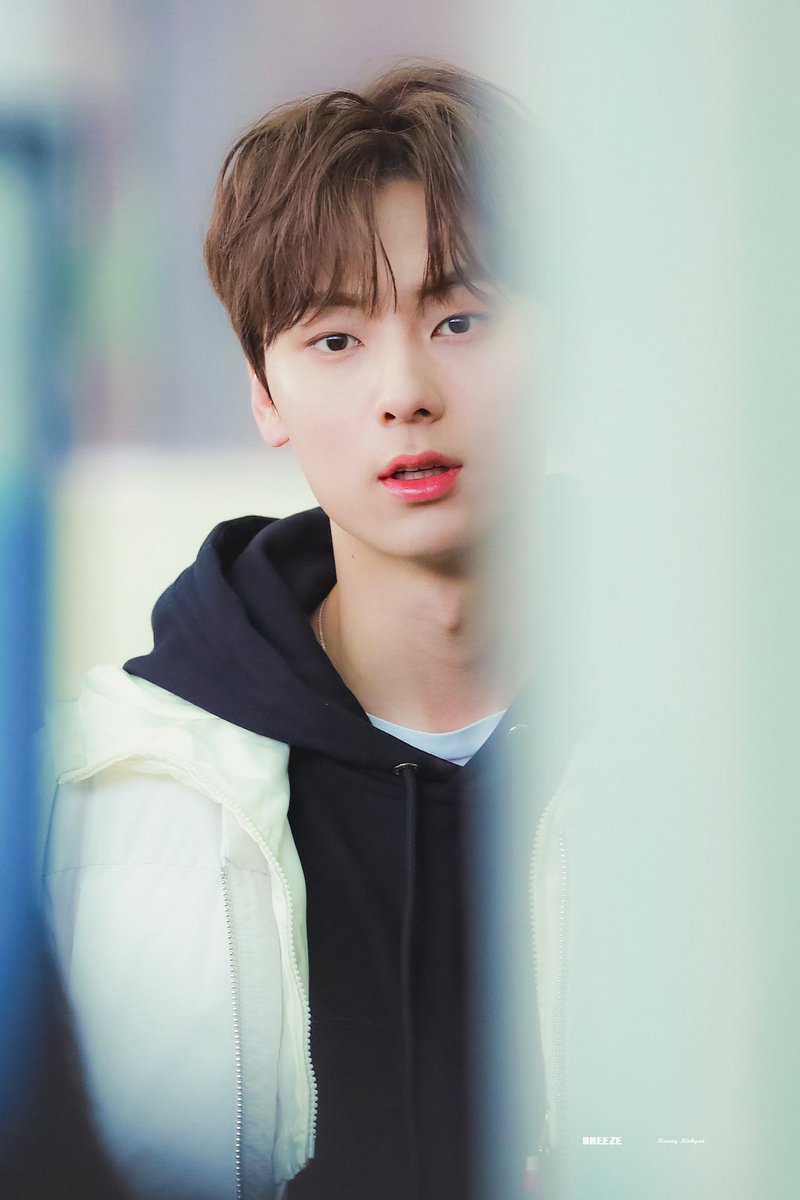 breeze_mh_0809's tweet image. 200217 애기선배ㅠ
#황민현 #민현 #MINHYUN #뉴이스트 #NUEST