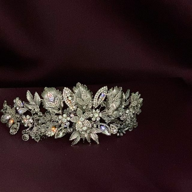 FLEURINE Headpieces Luxurious Micro Cubic Zirconia & Crystals - Fit for a Princess on her Special Day! Website in bio - Questions DM me.
.

#weddinghair #weddingmakeup #weddinginspiration #hkwedding #bridalshower #orangecountyweddings #nybride #nybridean… ift.tt/2HsEy2W