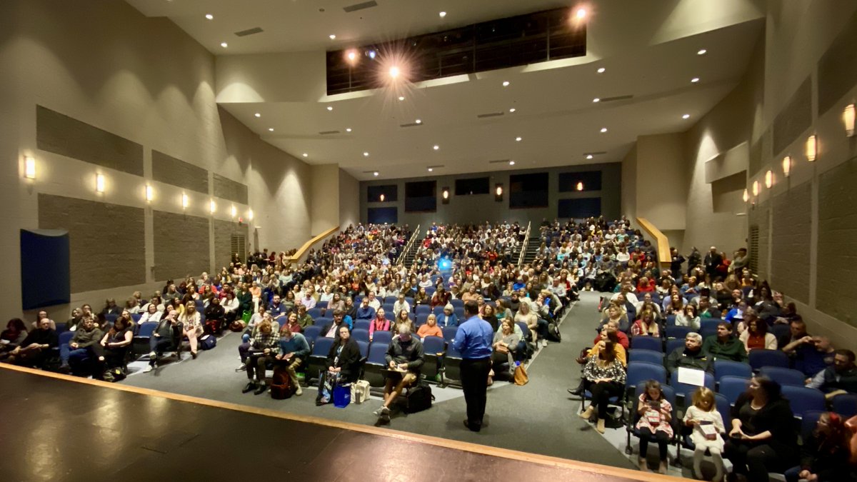 Daretolearn_DCS's tweet photo. DCS staff getting ready for #IgniteDCS Professional Learning Summit to begin! #daretolearn https://t.co/9aXY4yjBLa