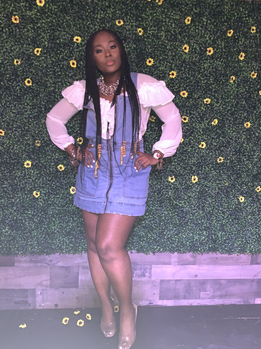 TierraTraniece's tweet image. Thank you for everybody coming out to the second installment of my web series “How To Stay Booked”. It was amazing! Stay tuned for next week’s guest! Until then... #StayBooked