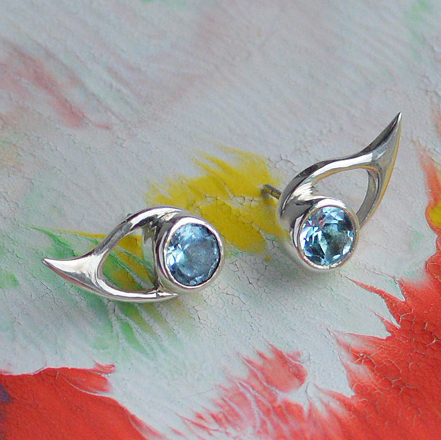 Blade earrings annikaburman.com/collections/bl… #jewellery #jewelry #studs #earrings #handmade #style #details #London #fashion #londonfashion #blue #topaz #contemporary #accessories #slowfashion #madeinlondon #MondayVibes #MondayMood #southbank #design #designer #eyes #colors #blueeyes