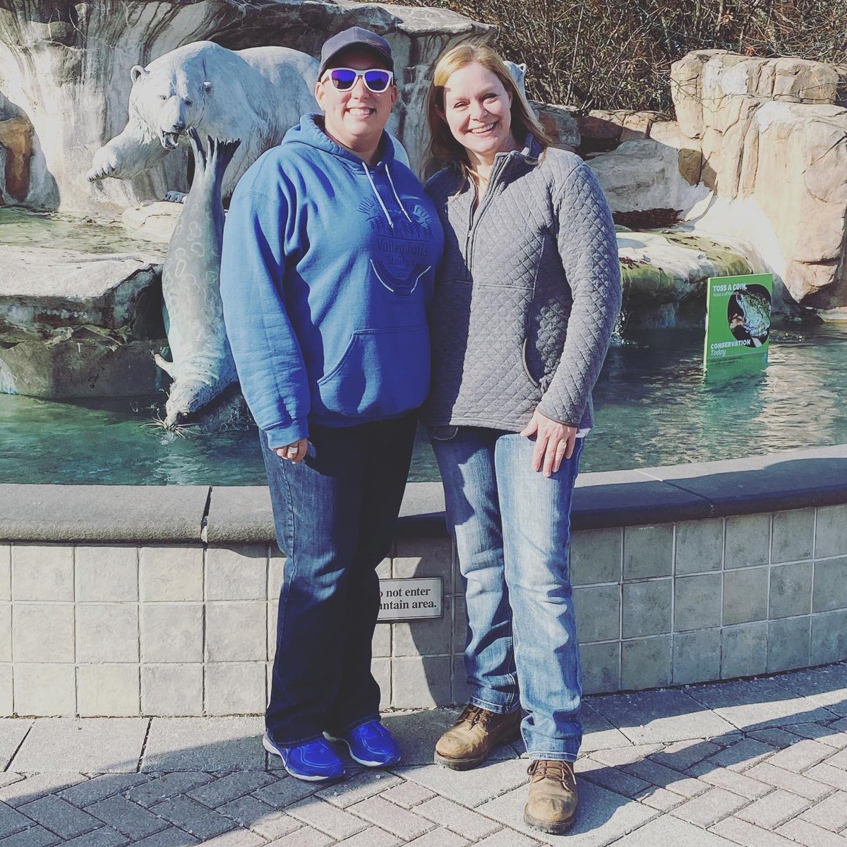 What an incredible morning waking up at <a href="/ToledoZoo/">Toledo Zoo</a> with over 70 happy middle schoolers! #wearemaumee