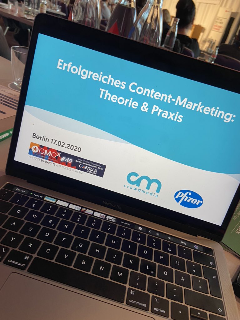 Mit <a href="/maria_scham/">Maria Scham</a> von Pfizer stelle ich gleich #ContentMarketing in Theorie und Praxis vor #DigitalRelaunch presented by <a href="/Contilla/">Contilla</a> cc <a href="/crowdmediaGmbH/">crowdmediaGmbH</a>
