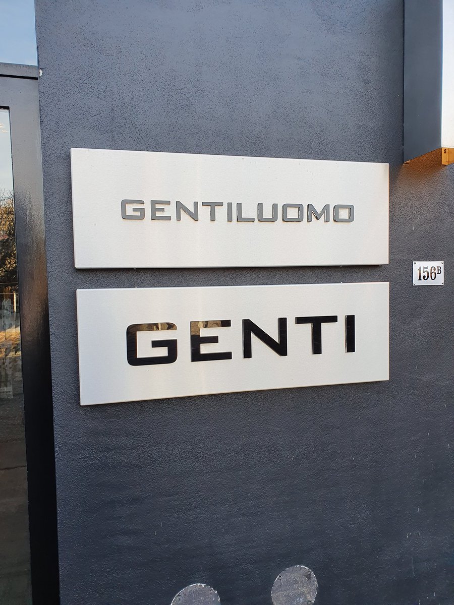 Yes, het inkoopseizoen is weer begonnen. Najaar/winter 2020/21. Vandaag bij 2 van onze favoriete merken, waarvan wij al sinds 1993 official dealer zijn. #Genti #Gentiluomo #dressedforsuccess #Youngmensshop #Italian #luxury #herenmode